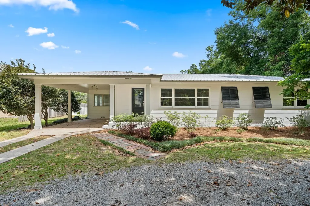 208 N. Ingleside Street Fairhope AL 36532