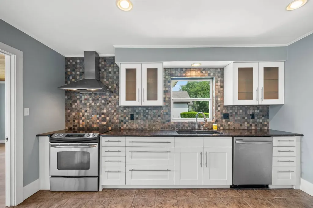 208 N. Ingleside Street Fairhope AL 36532