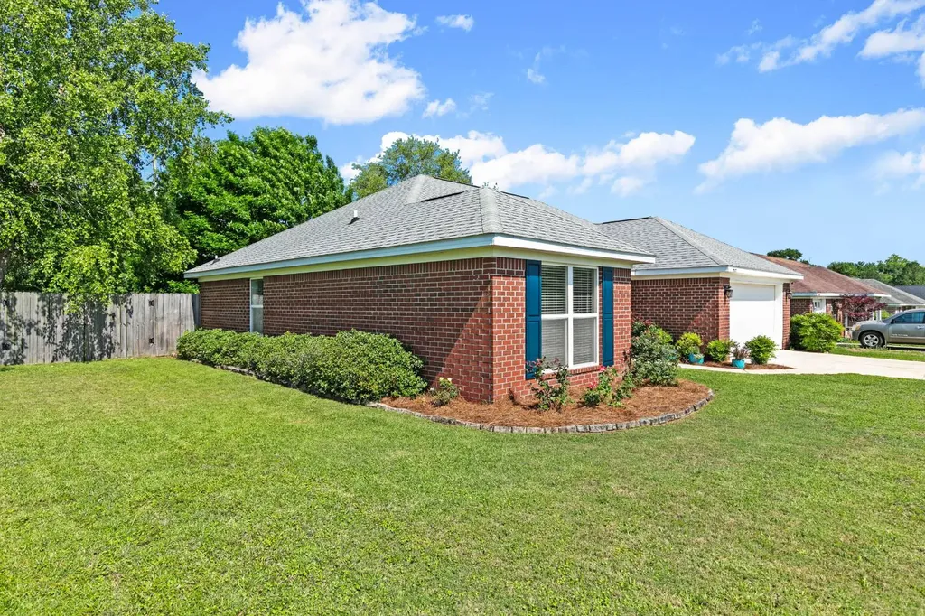 21637 Shadowbrook Street Robertsdale AL 36567