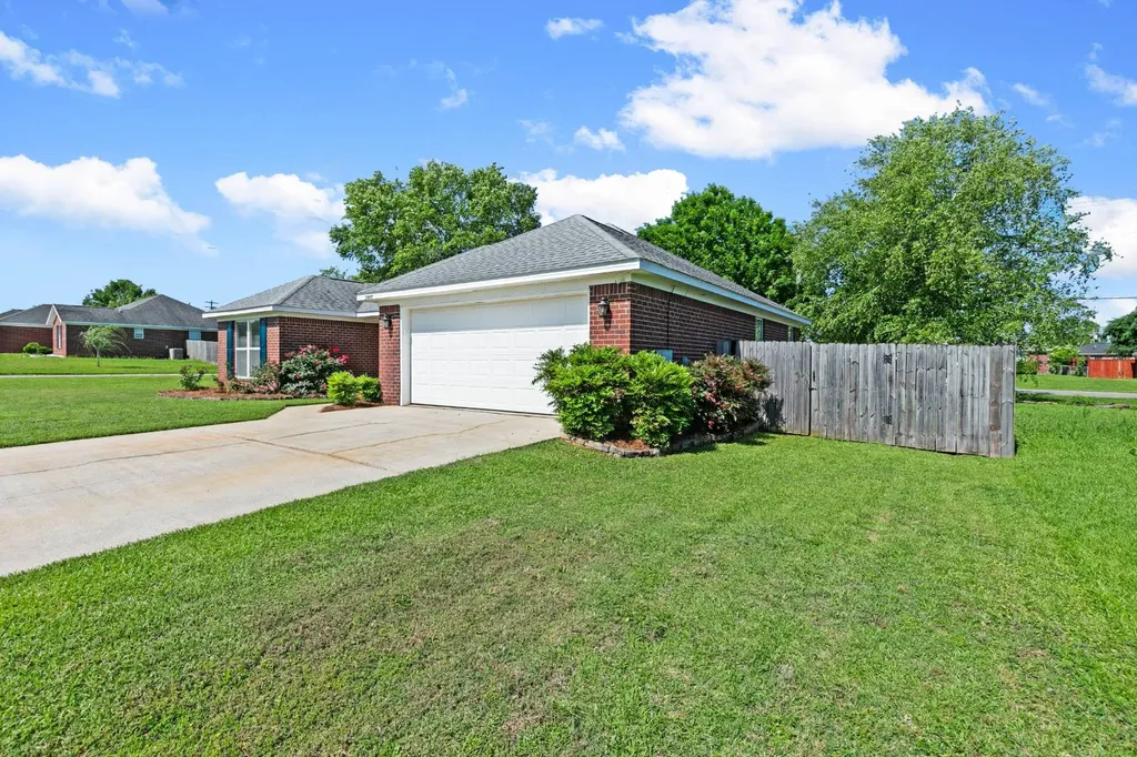 21637 Shadowbrook Street Robertsdale AL 36567