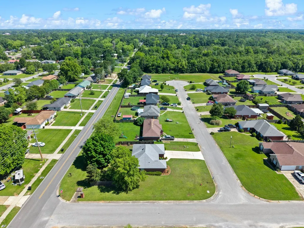 21637 Shadowbrook Street Robertsdale AL 36567