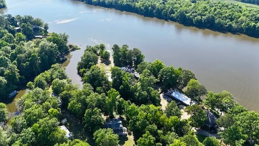 898 Lakeshore Drive Camden AL 36726