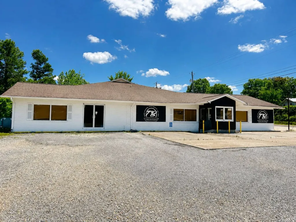 1717 State Highway 17 Hamilton AL 35570