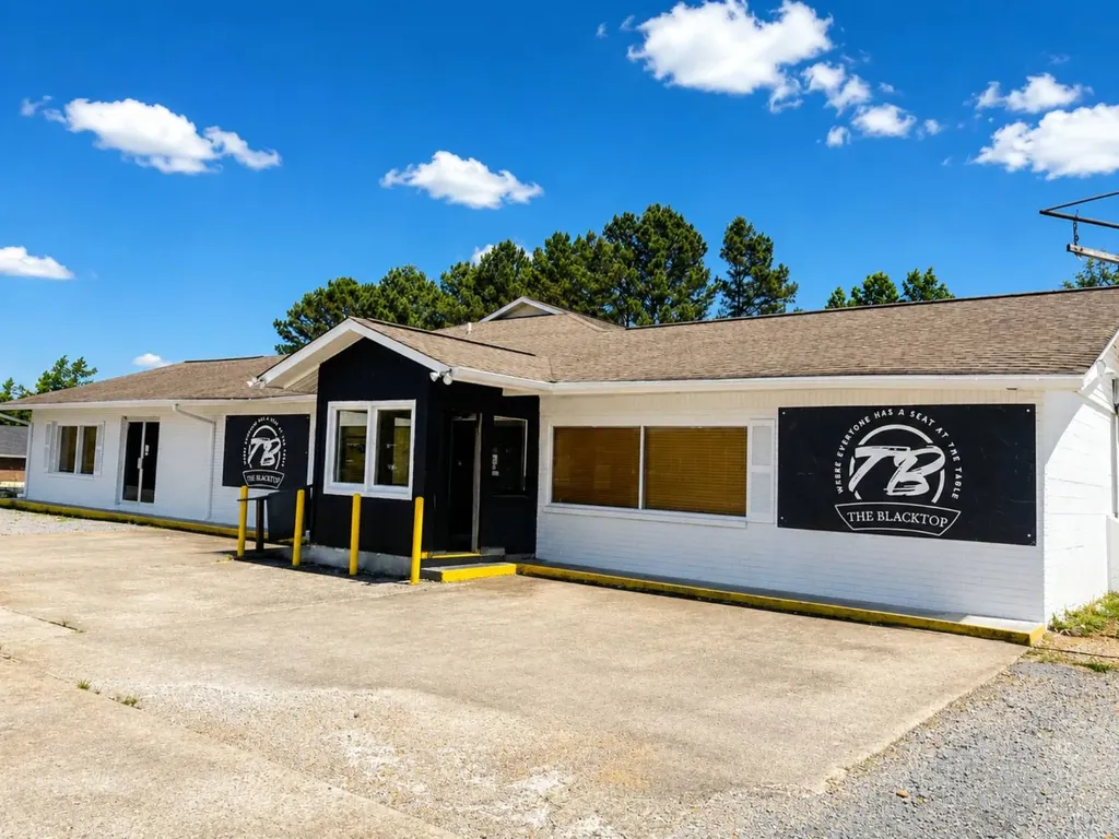 1717 State Highway 17 Hamilton AL 35570