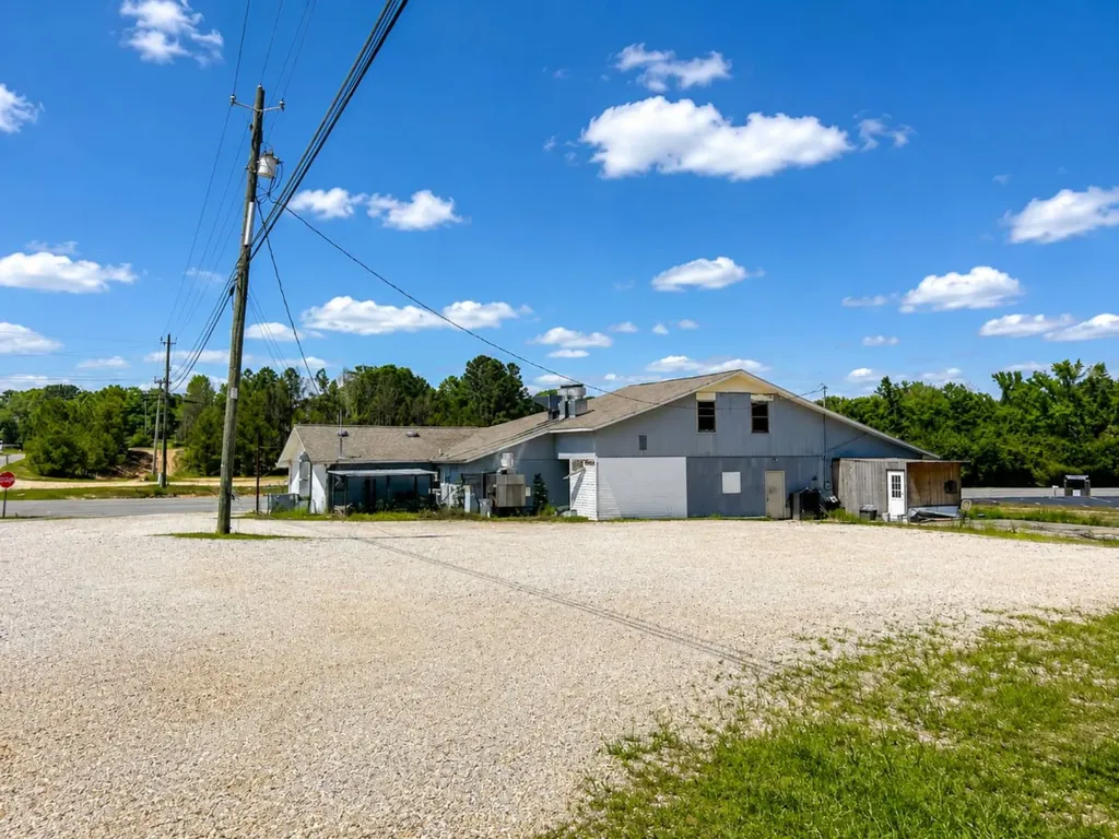 1717 State Highway 17 Hamilton AL 35570