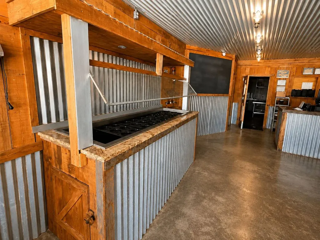 1717 State Highway 17 Hamilton AL 35570