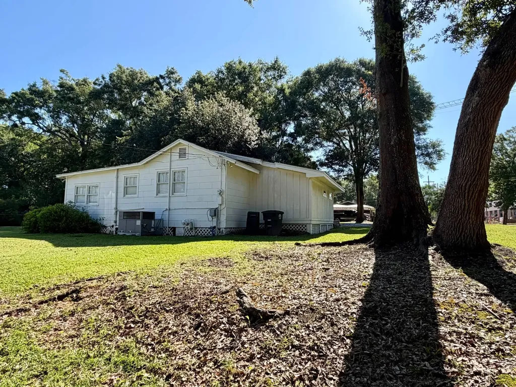 717 Morphy Avenue Fairhope AL 36532