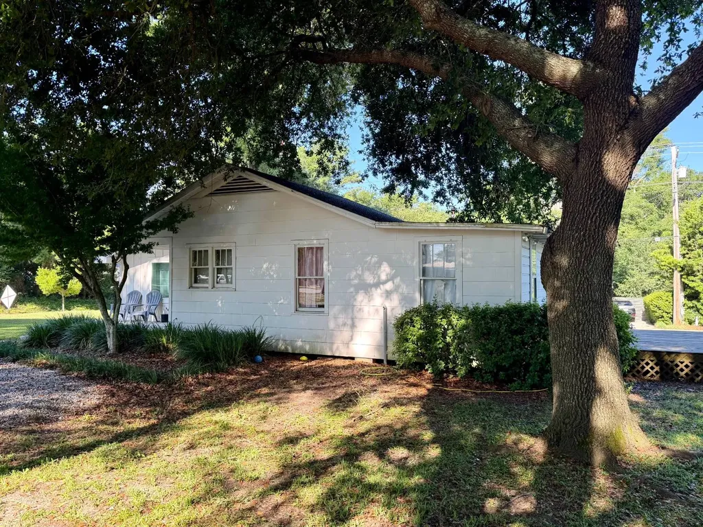 717 Morphy Avenue Fairhope AL 36532