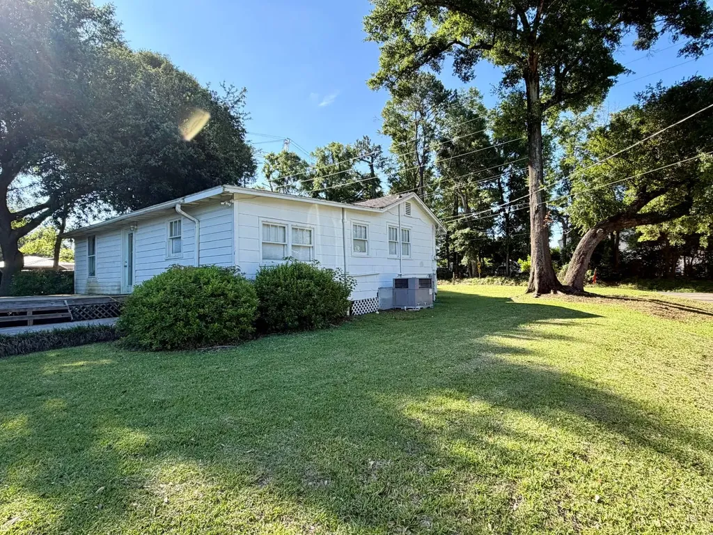 717 Morphy Avenue Fairhope AL 36532