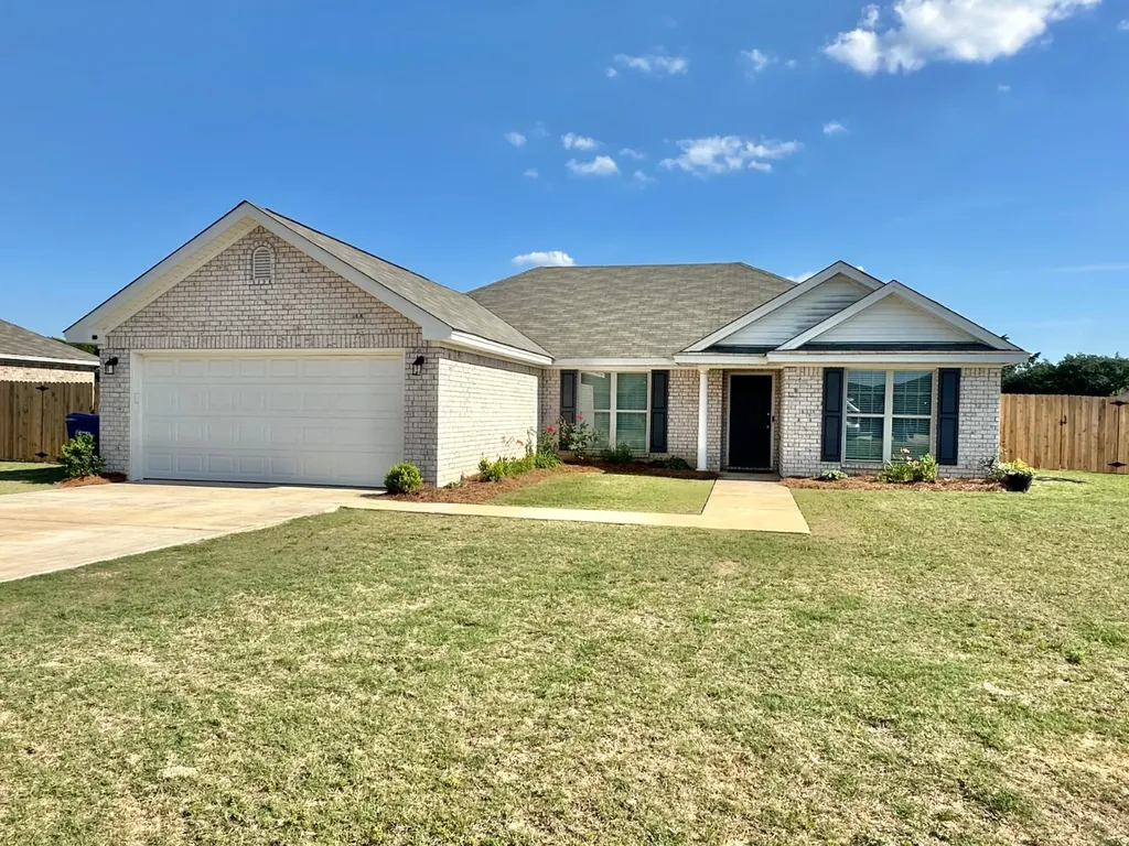 1844 Landing Place Deatsville AL 36022