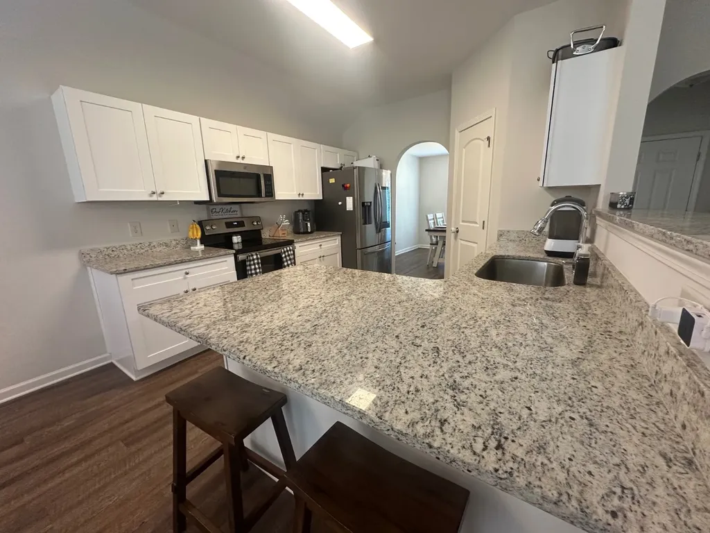 1844 Landing Place Deatsville AL 36022