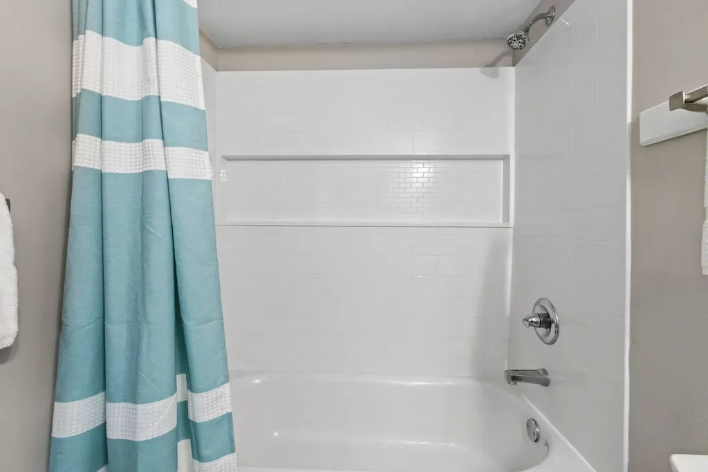 407 W Beach Boulevard Gulf Shores AL 36542