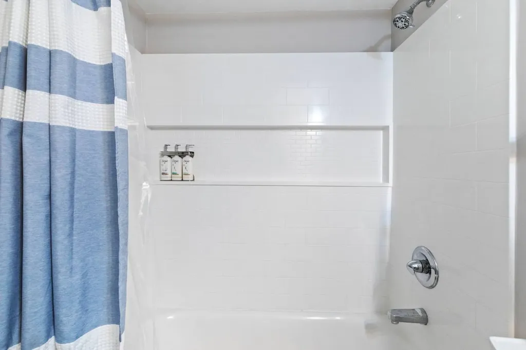 407 W Beach Boulevard Gulf Shores AL 36542