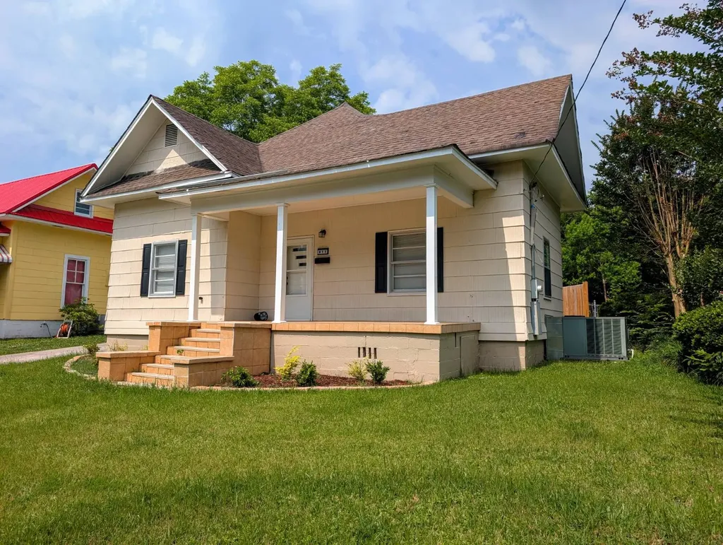 911 S 6th Street Gadsden AL 35901