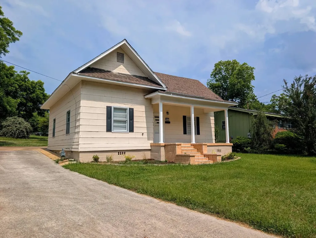 911 S 6th Street Gadsden AL 35901
