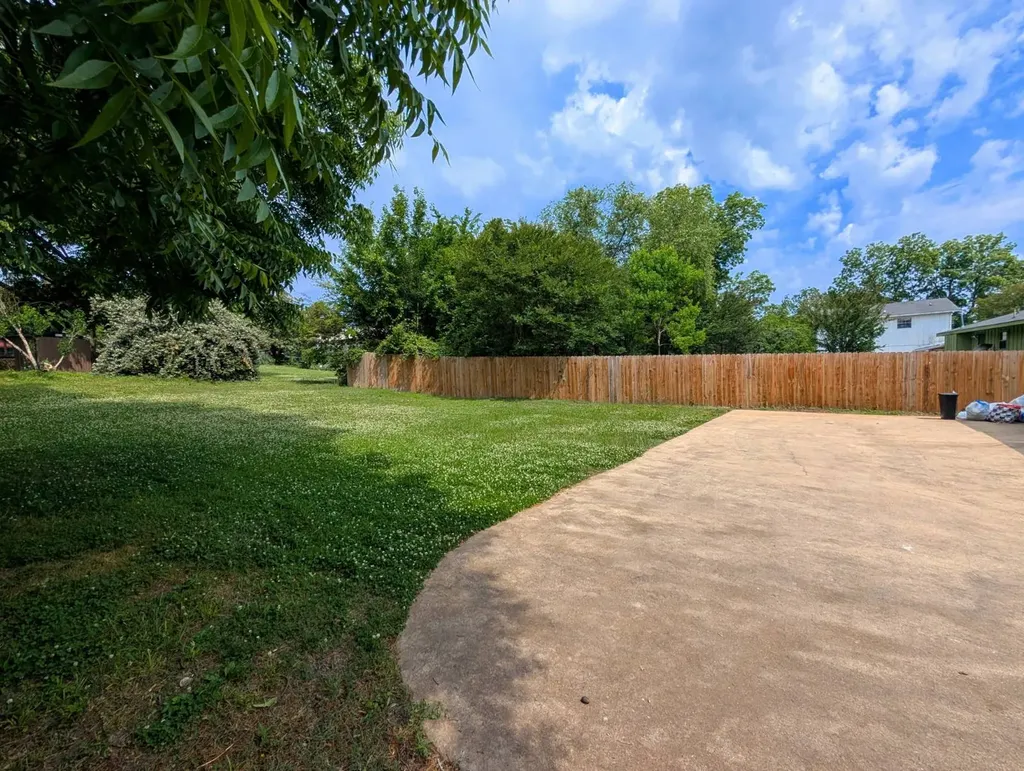 911 S 6th Street Gadsden AL 35901