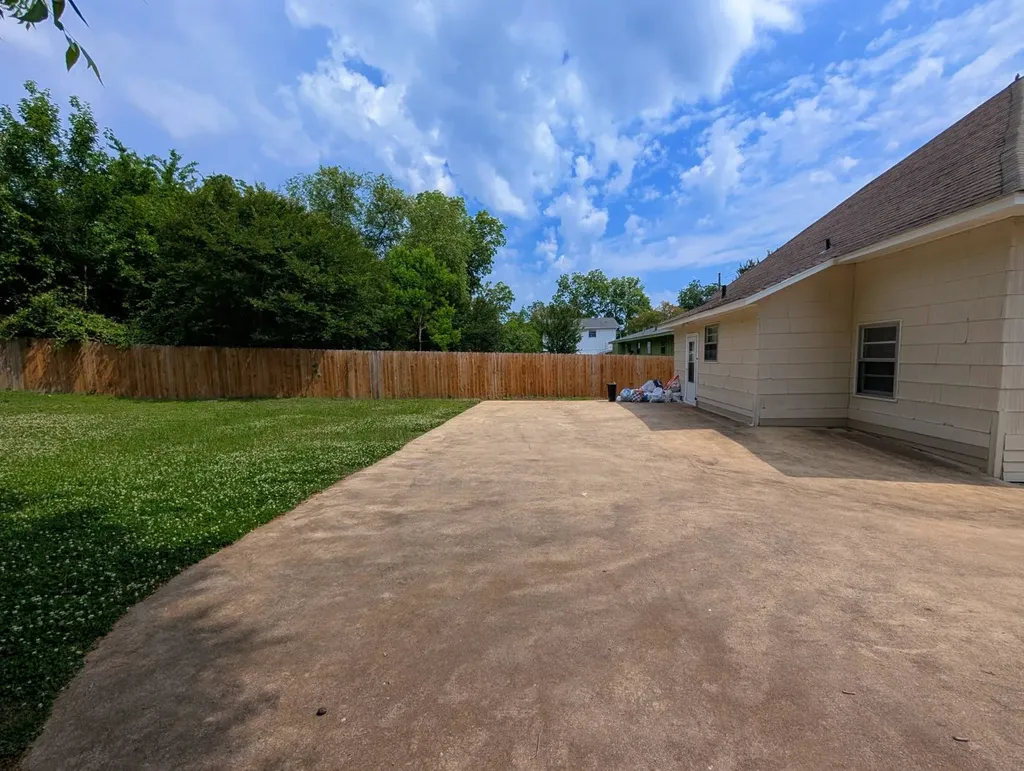 911 S 6th Street Gadsden AL 35901
