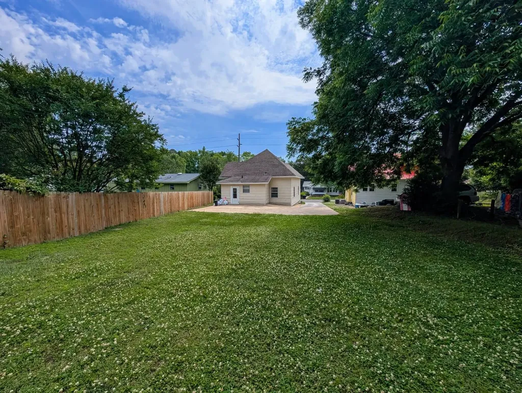 911 S 6th Street Gadsden AL 35901