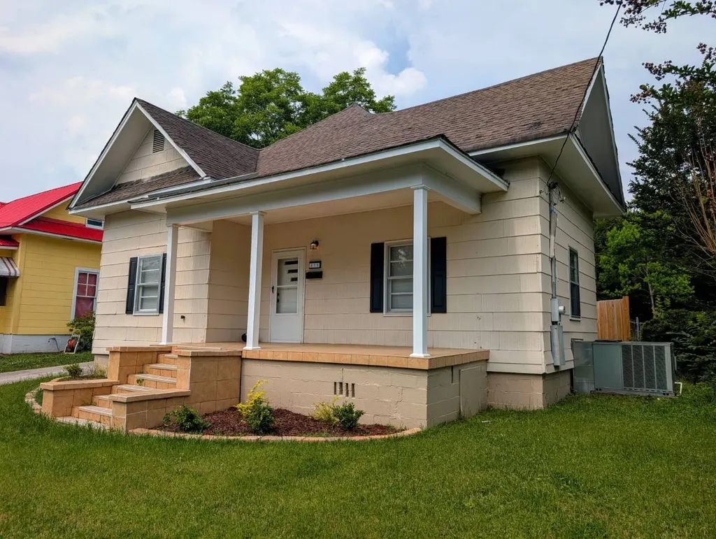 911 S 6th Street Gadsden AL 35901