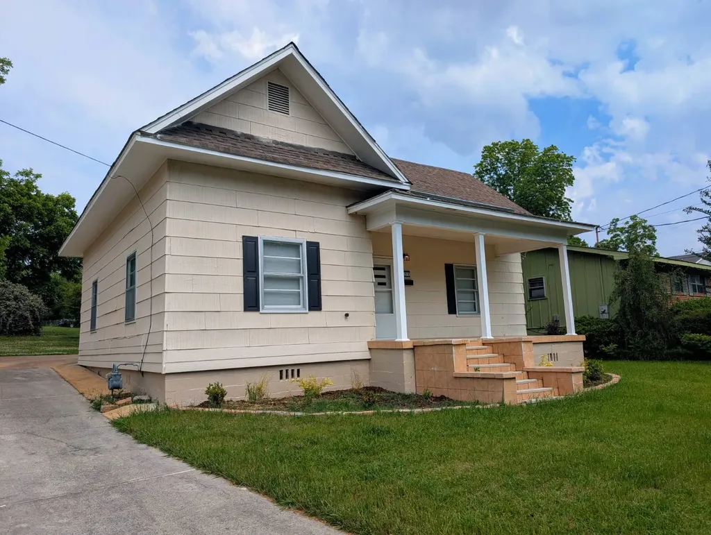911 S 6th Street Gadsden AL 35901