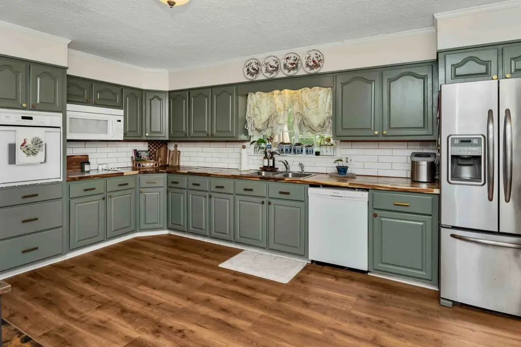 143 Broad Street Gilbertown AL 36908