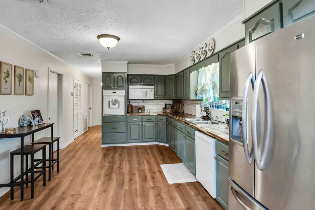 143 Broad Street Gilbertown AL 36908