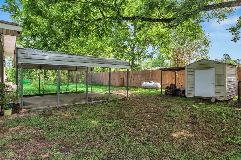 143 Broad Street Gilbertown AL 36908