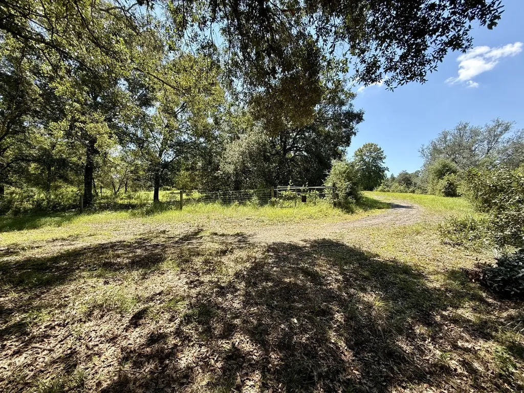 27505 Glass Road Robertsdale AL 36567