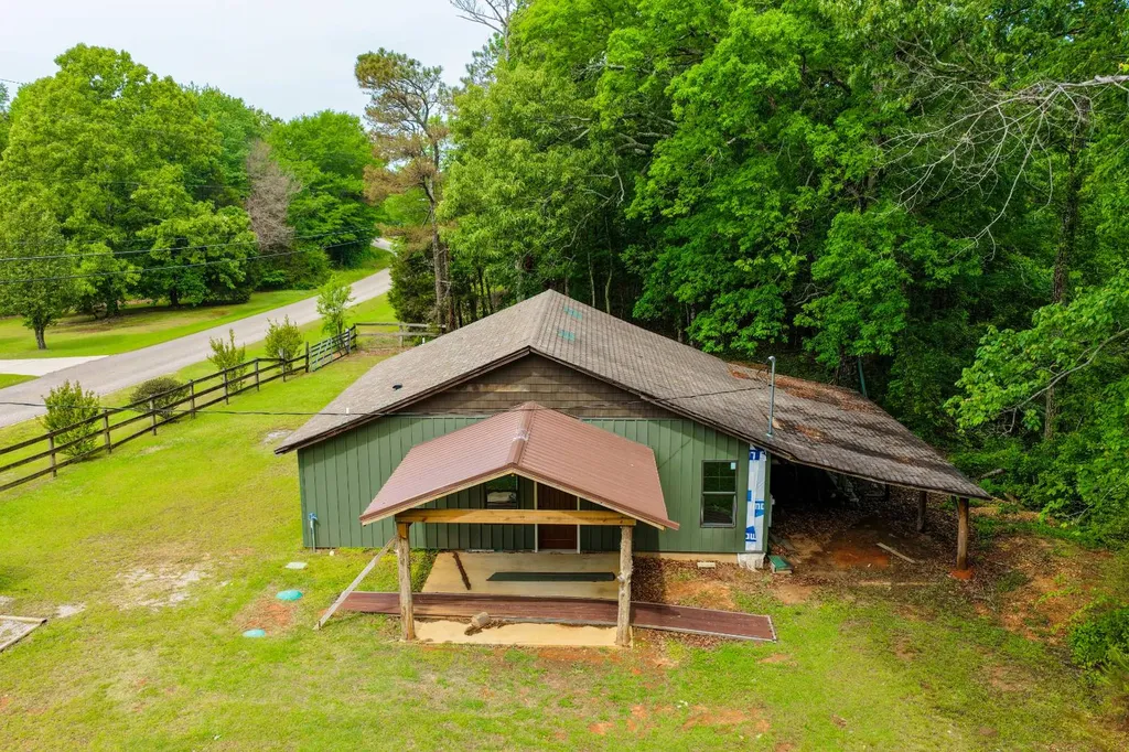 252 County Road 1 Hamilton AL 35570