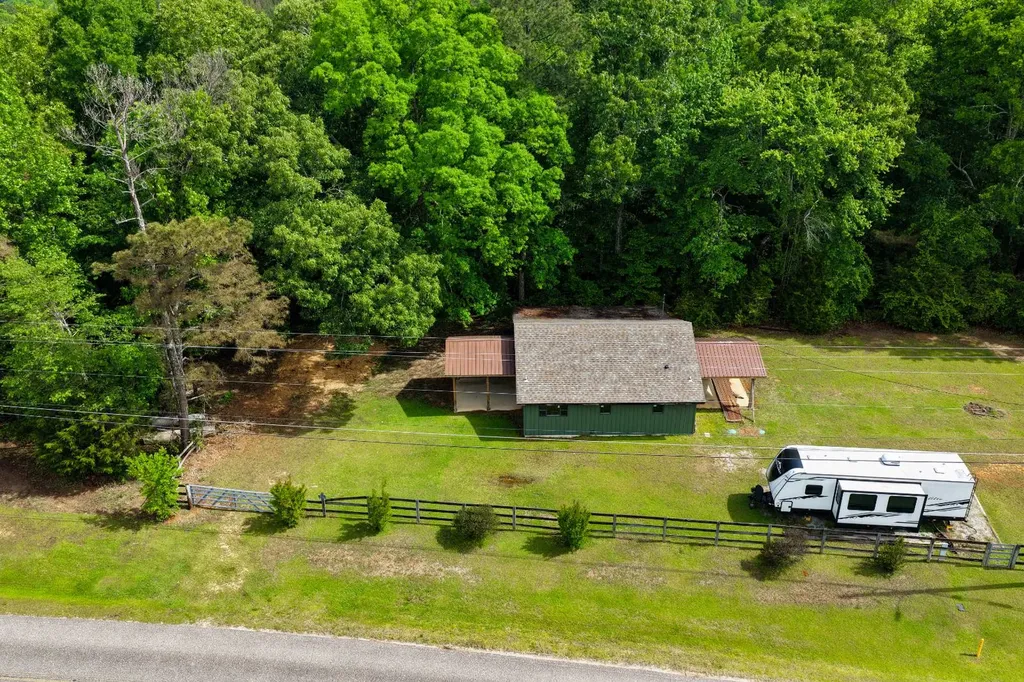 252 County Road 1 Hamilton AL 35570