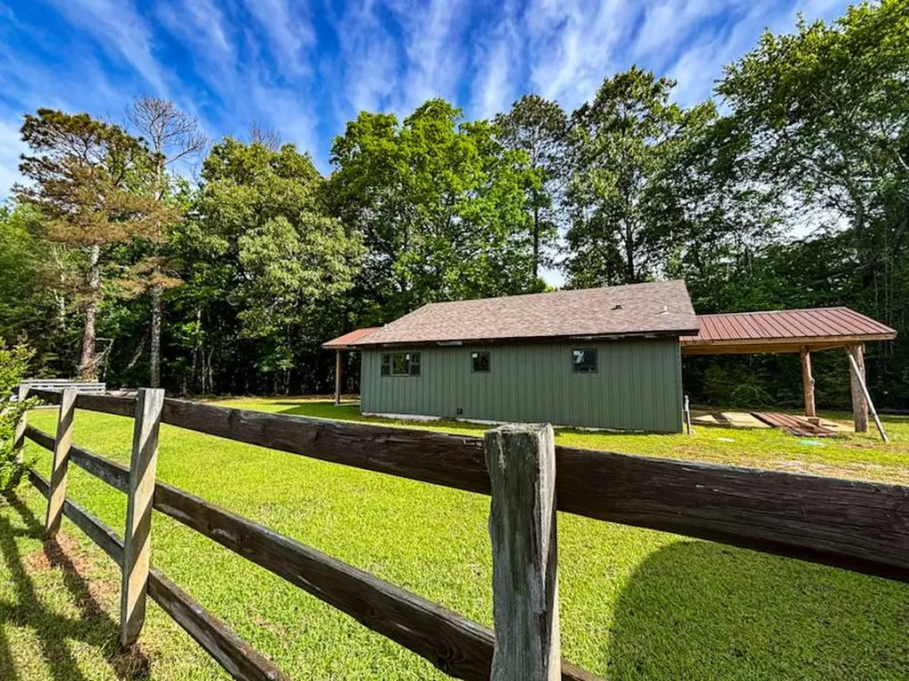 252 County Road 1 Hamilton AL 35570