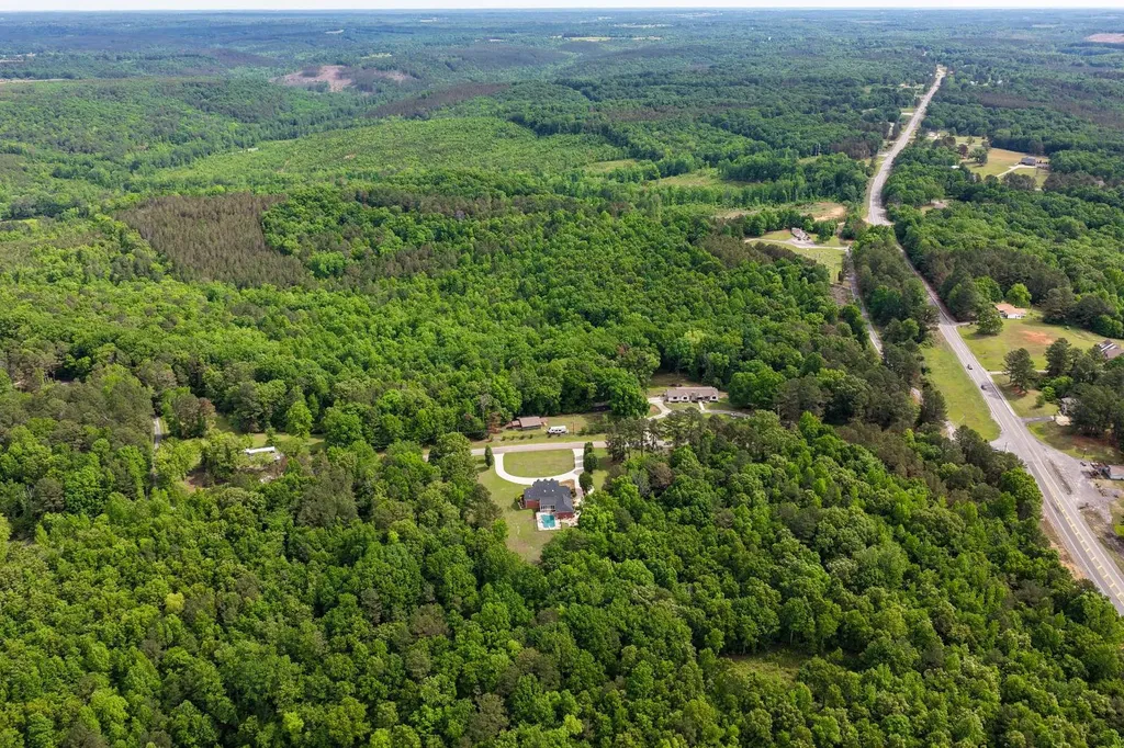 252 County Road 1 Hamilton AL 35570