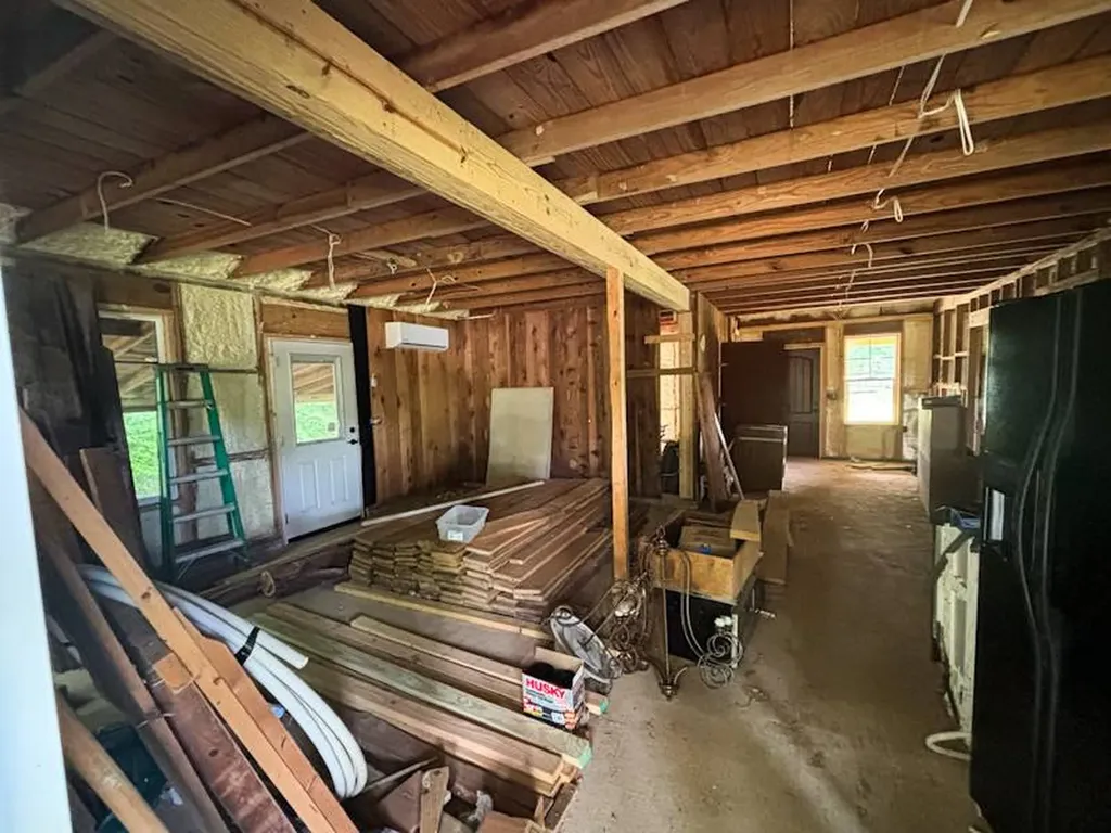 252 County Road 1 Hamilton AL 35570