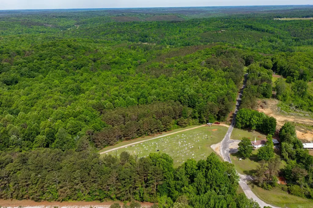 252 County Road 1 Hamilton AL 35570