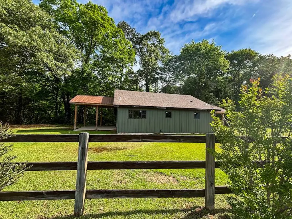 252 County Road 1 Hamilton AL 35570
