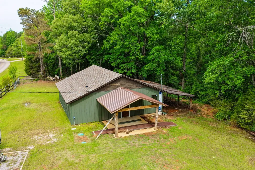 252 County Road 1 Hamilton AL 35570