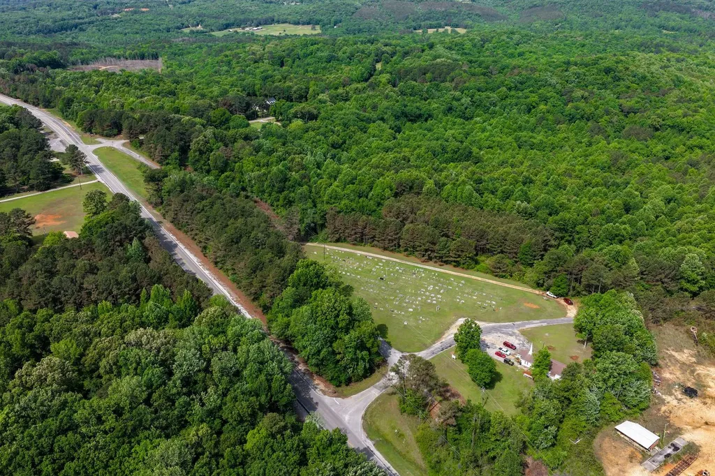 252 County Road 1 Hamilton AL 35570