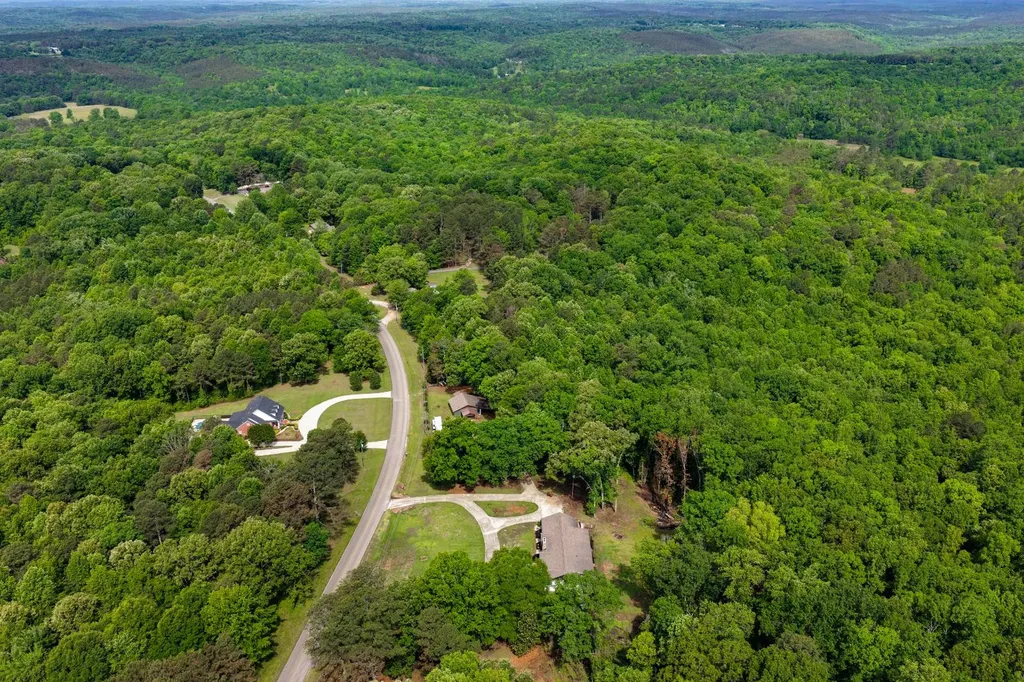 252 County Road 1 Hamilton AL 35570