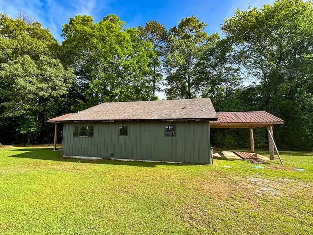 252 County Road 1 Hamilton AL 35570