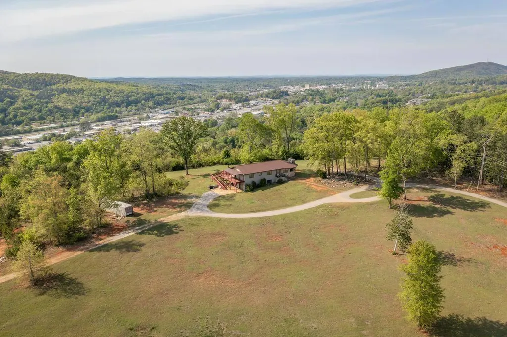 900 Greenbriar Dear Road Anniston AL 36207