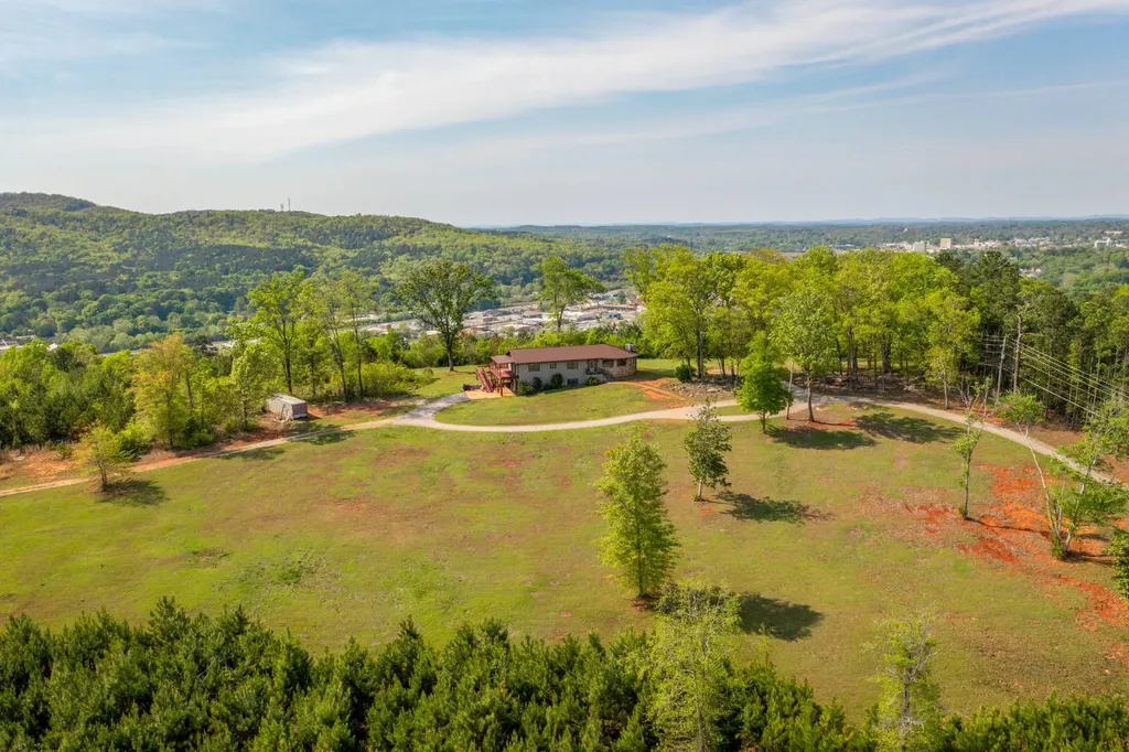 900 Greenbriar Dear Road Anniston AL 36207