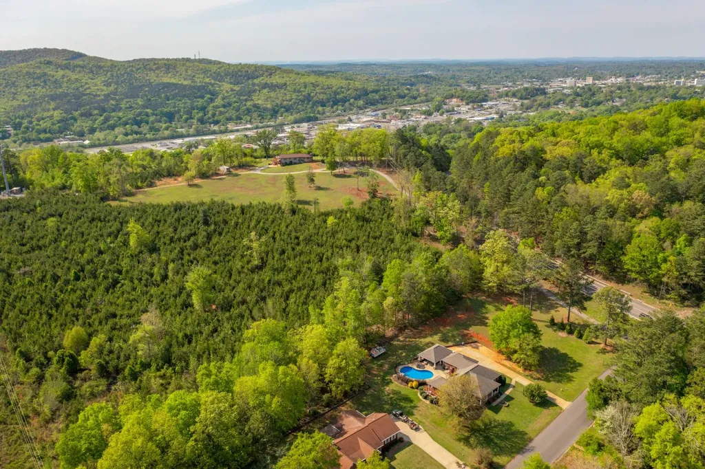 900 Greenbriar Dear Road Anniston AL 36207