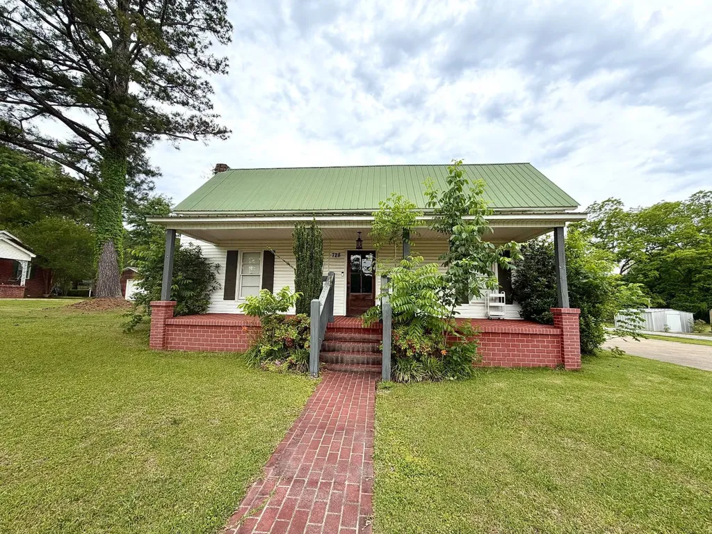 728 2nd SW Avenue Hamilton AL 35570