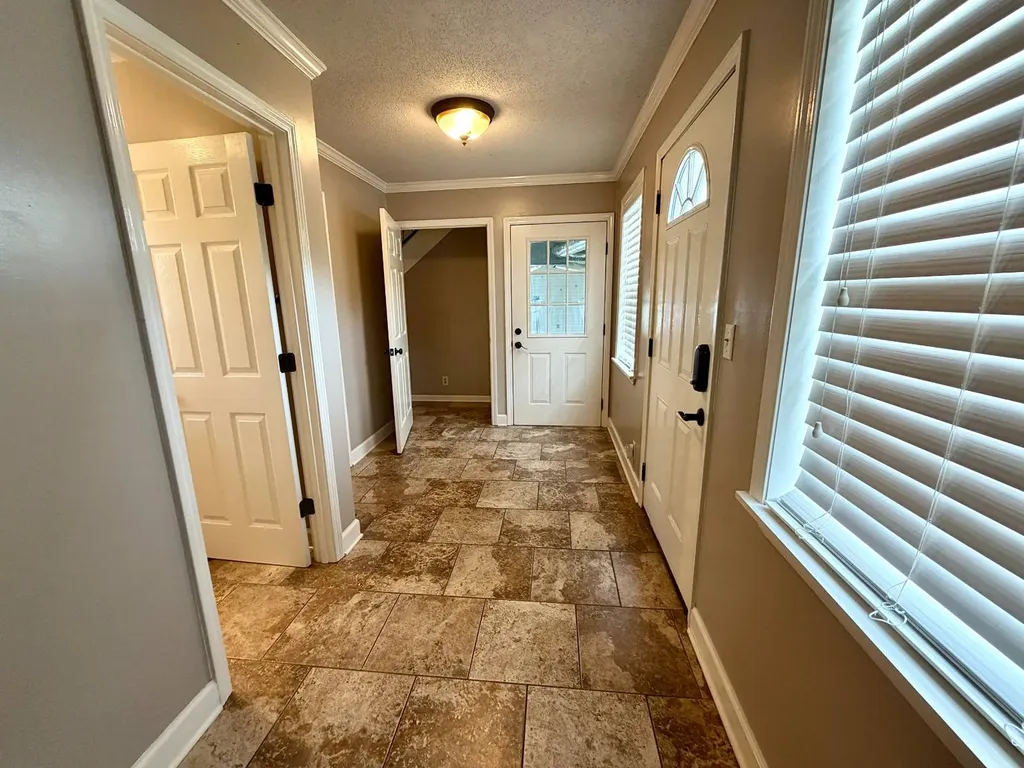 728 2nd SW Avenue Hamilton AL 35570