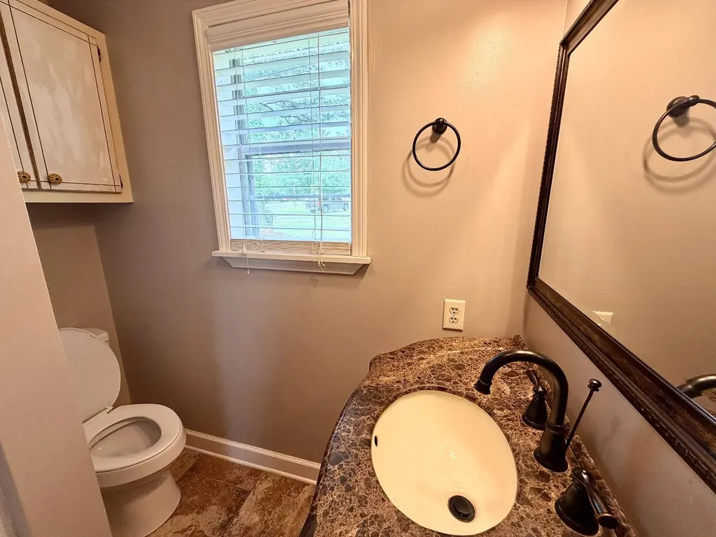 728 2nd SW Avenue Hamilton AL 35570