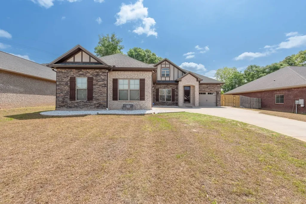 209 Southern Winds Drive Enterprise AL 36330