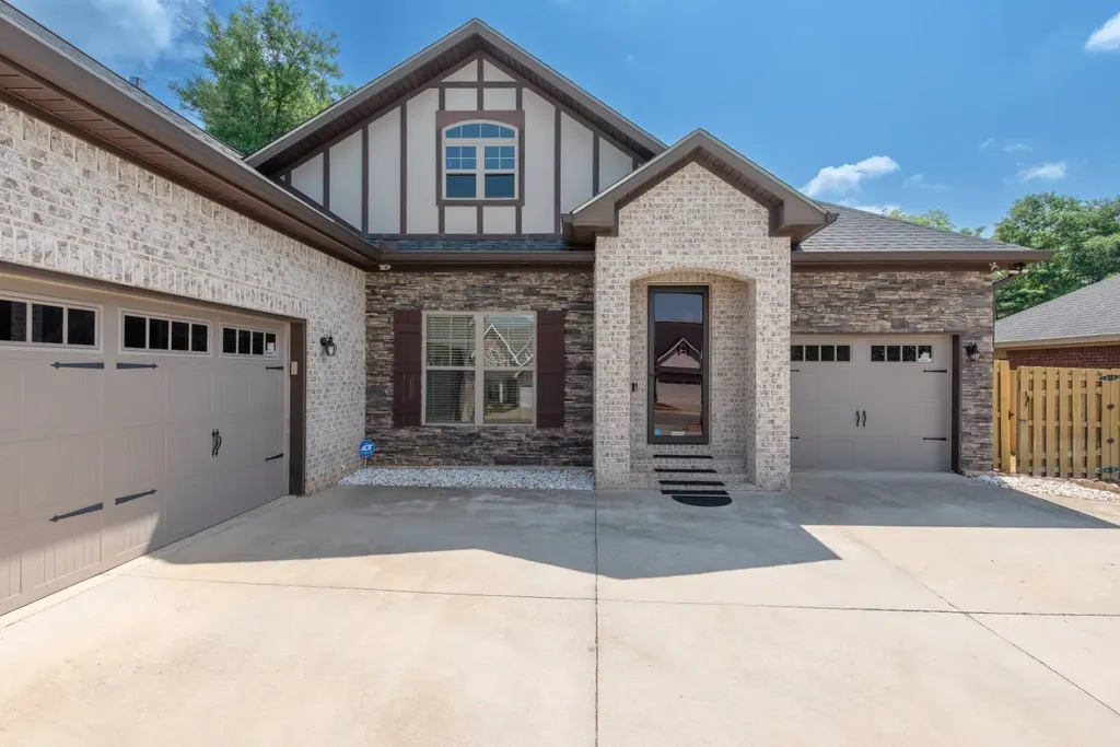 209 Southern Winds Drive Enterprise AL 36330