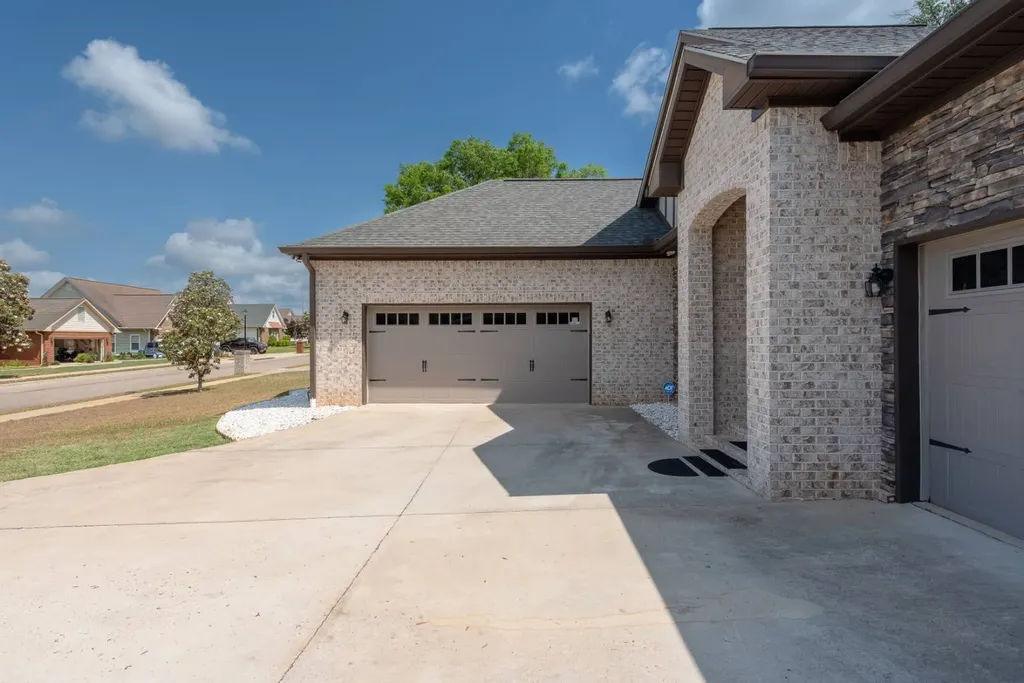 209 Southern Winds Drive Enterprise AL 36330
