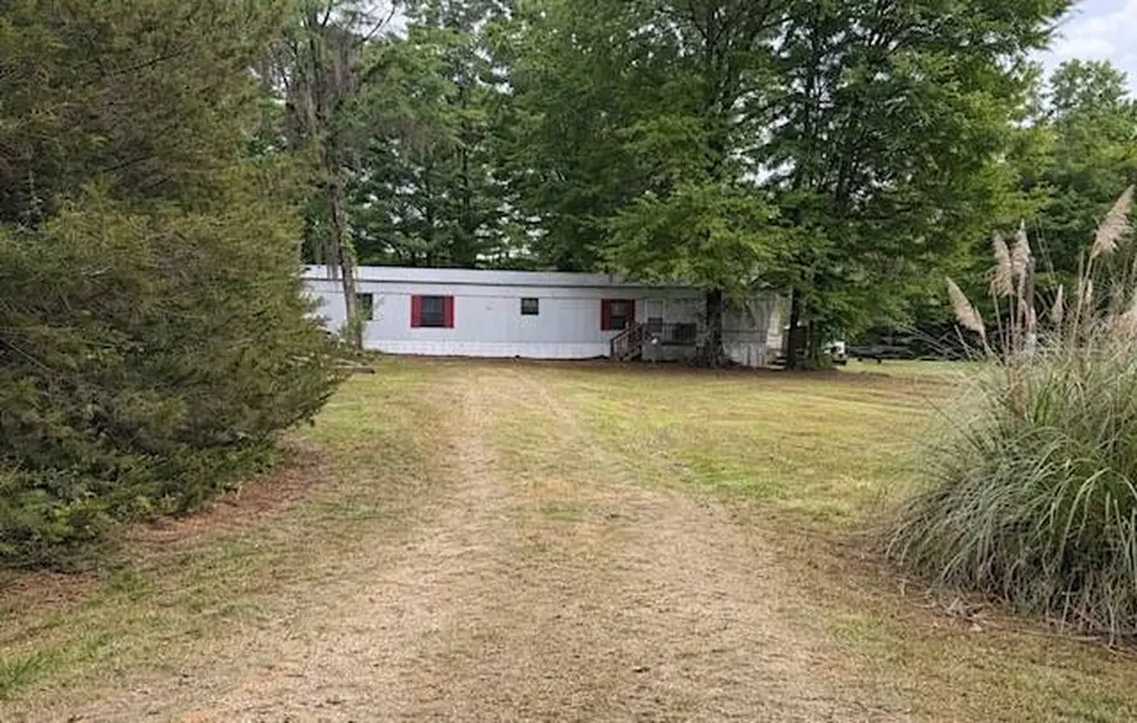 1775 Beach Road Camden AL 36726