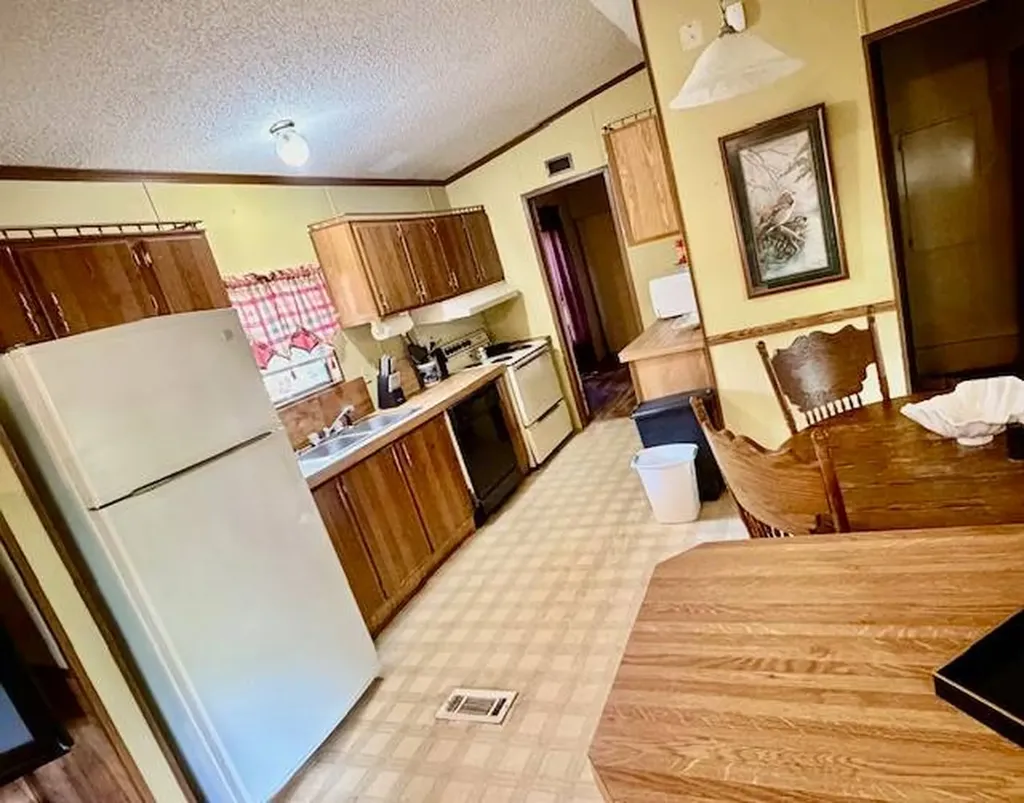 1775 Beach Road Camden AL 36726